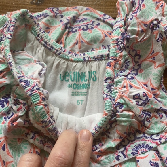 Girls 5T Genuine Kids From OshKosh Romper - Picture 3 of 3